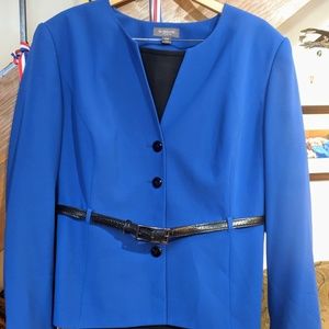 Liz Claiborne two-piece suit w skirt